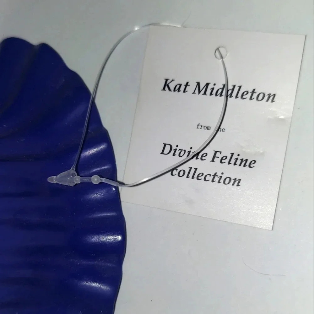 Bradford Exchange Kat Middleton Divine Feline Collection Collectible Figurine - Picture 6 of 8